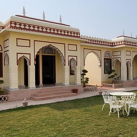 The Grand Barso Hotell Bharatpur Rum bild