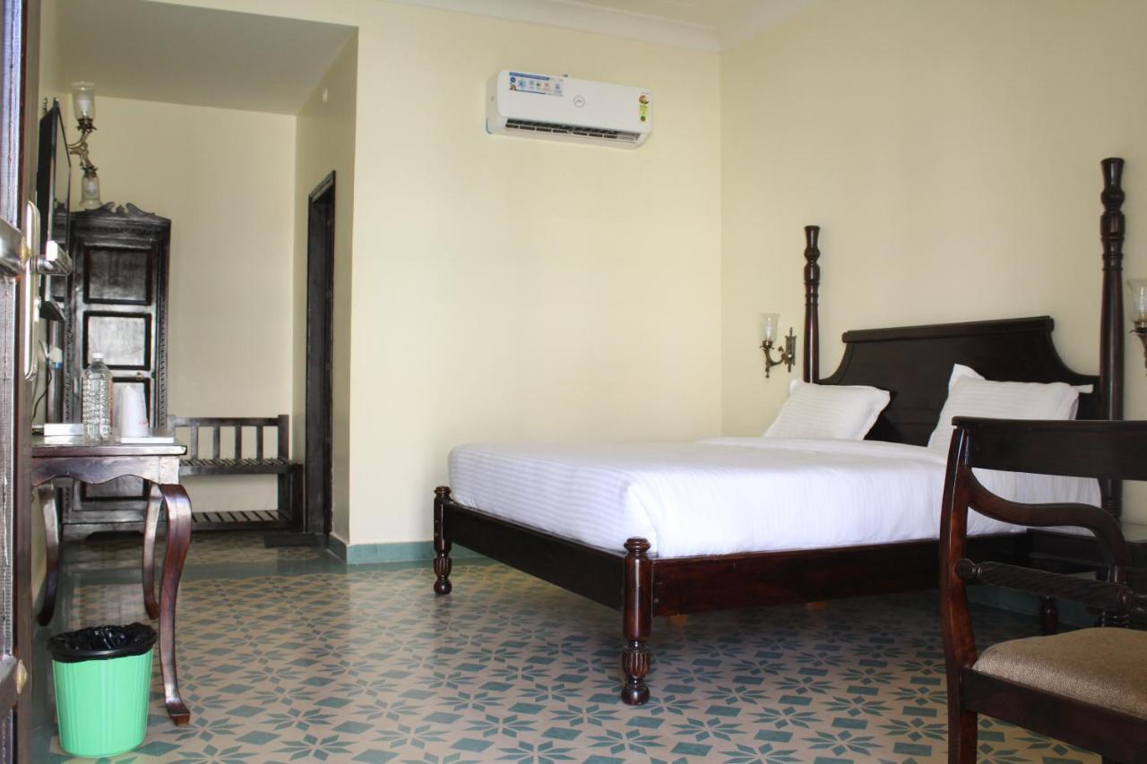 The Grand Barso Hotell Bharatpur Exteriör bild