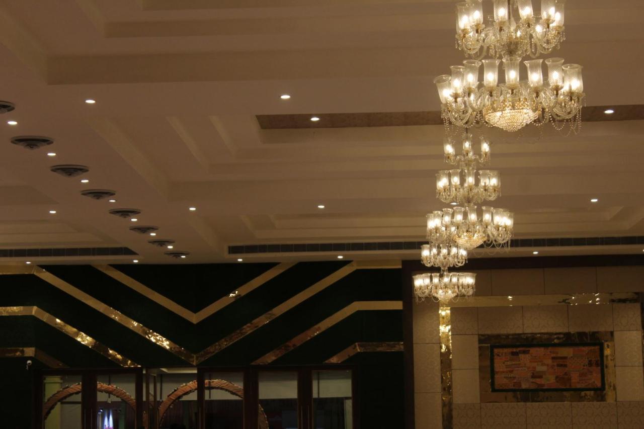 The Grand Barso Hotell Bharatpur Exteriör bild