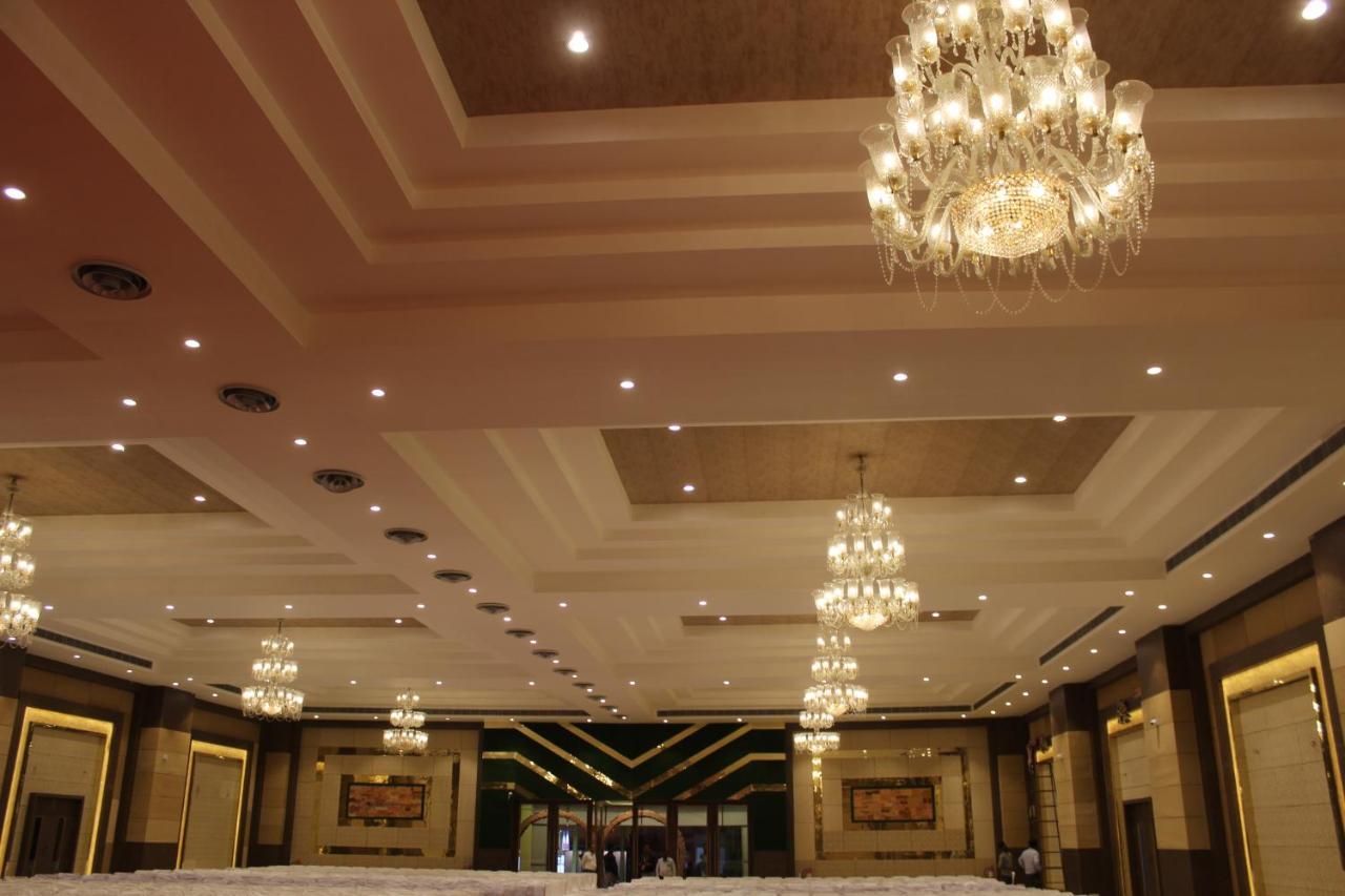 The Grand Barso Hotell Bharatpur Exteriör bild