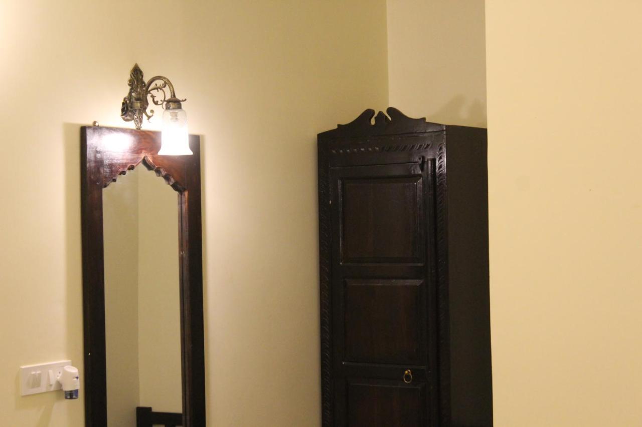 The Grand Barso Hotell Bharatpur Exteriör bild