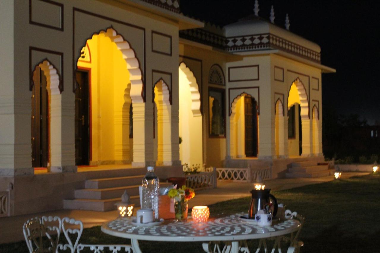 The Grand Barso Hotell Bharatpur Exteriör bild