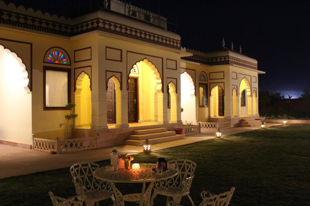 The Grand Barso Hotell Bharatpur Exteriör bild