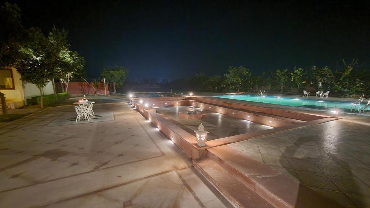 The Grand Barso Hotell Bharatpur Exteriör bild