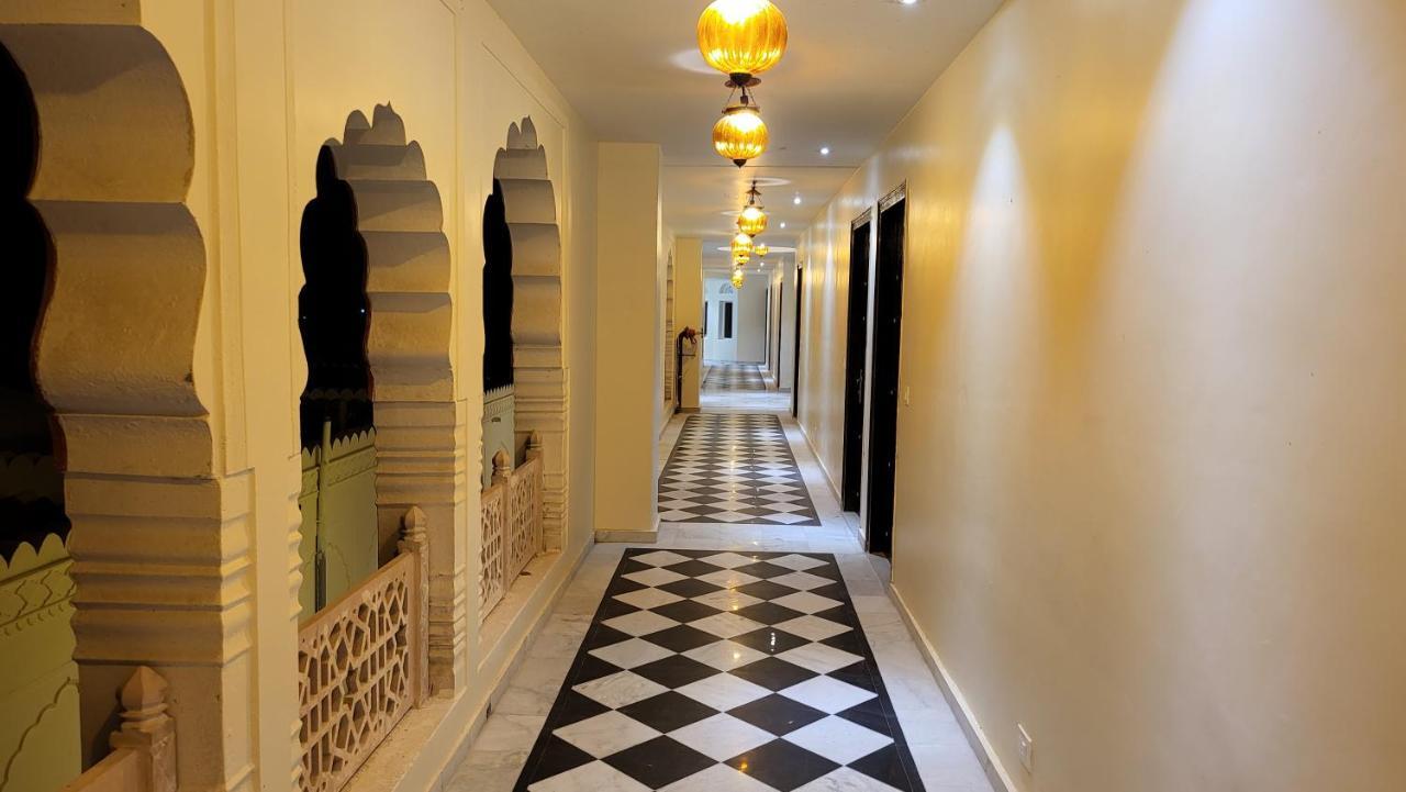 The Grand Barso Hotell Bharatpur Exteriör bild