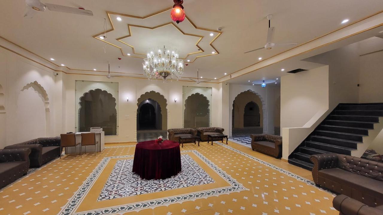 The Grand Barso Hotell Bharatpur Exteriör bild