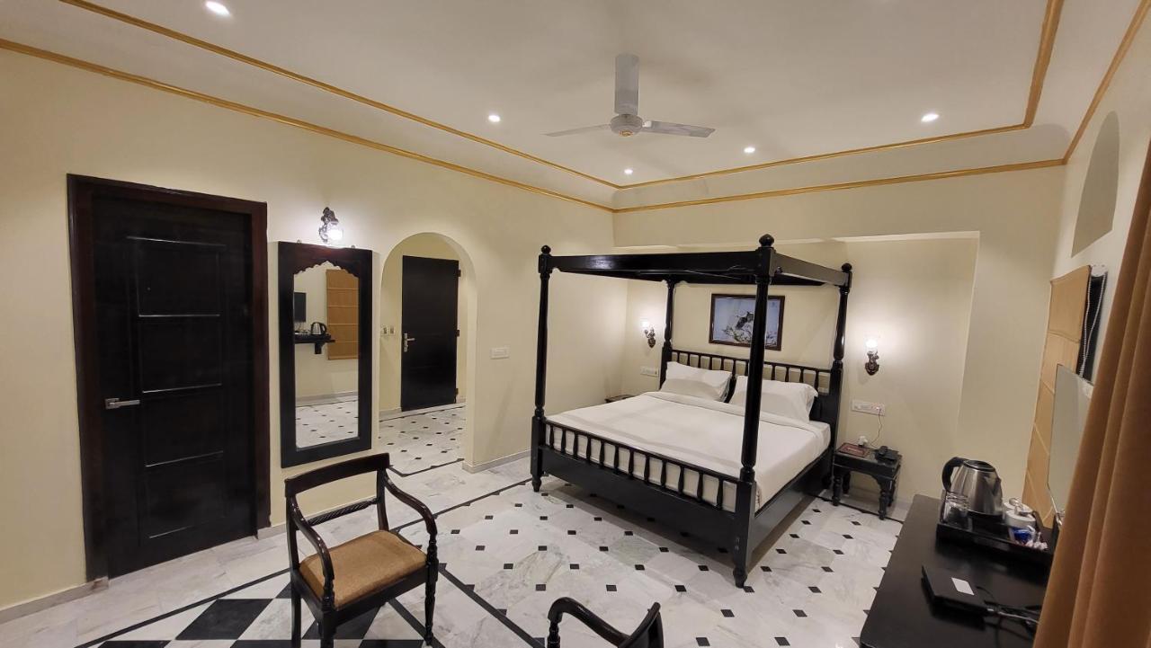 The Grand Barso Hotell Bharatpur Exteriör bild
