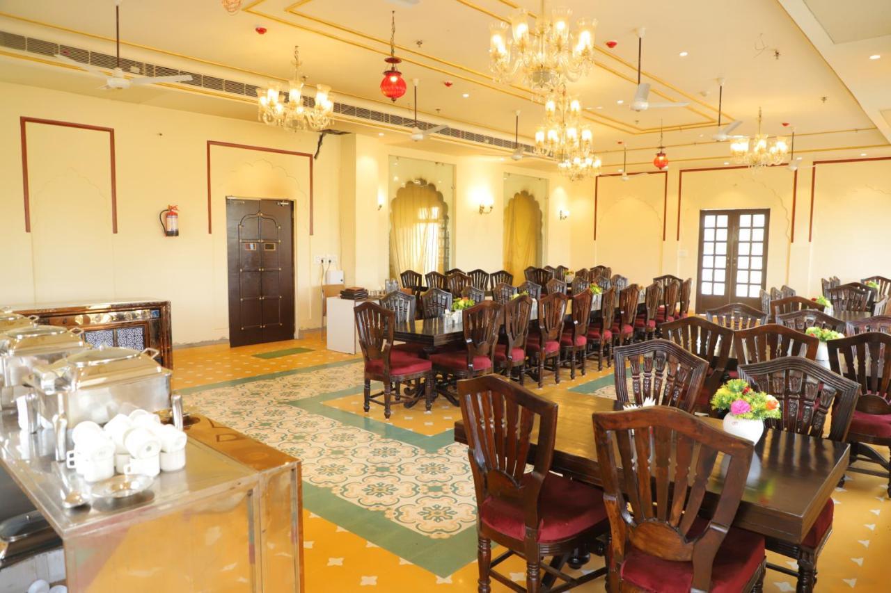 The Grand Barso Hotell Bharatpur Exteriör bild