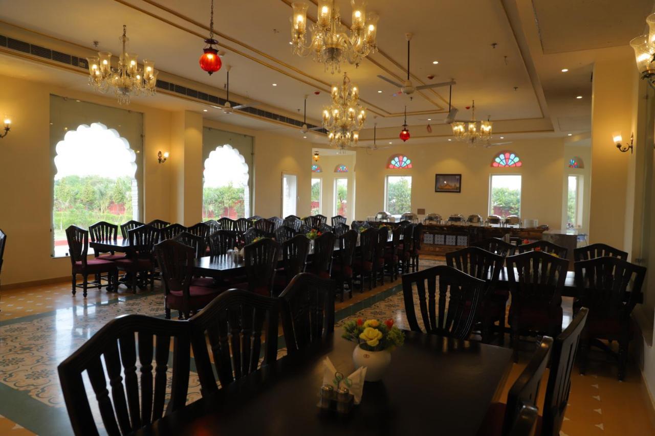 The Grand Barso Hotell Bharatpur Exteriör bild