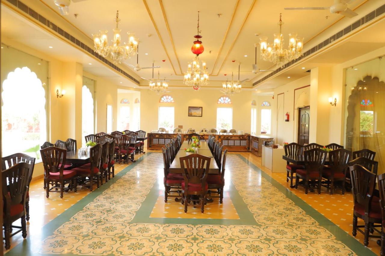 The Grand Barso Hotell Bharatpur Exteriör bild